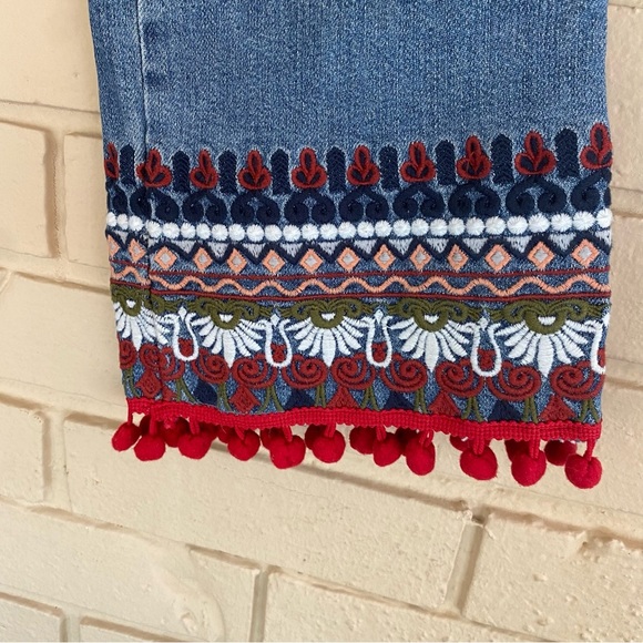 Pilcro Anthropologie Cropped Jeans 27 Blue Denim Pom Pom Embroidered Boho Chic - Picture 3 of 9